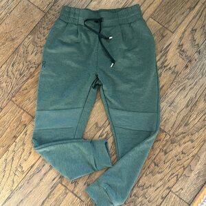 Women’s On Running Sweat Pants size Small
